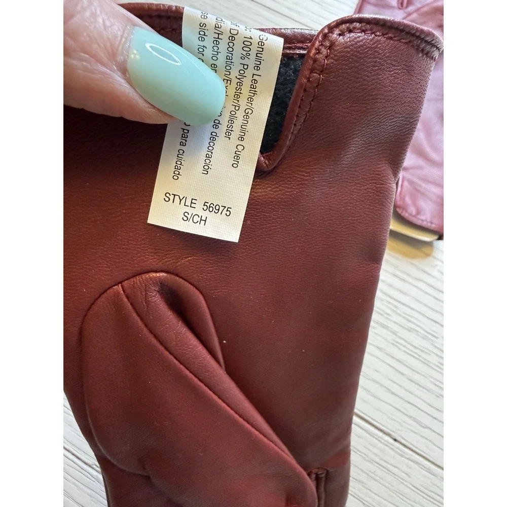 Isotoner Smart Touch S Women Wine Red Leather Gloves Orig. $58 New In Box. Glam - Picture 6 of 8
